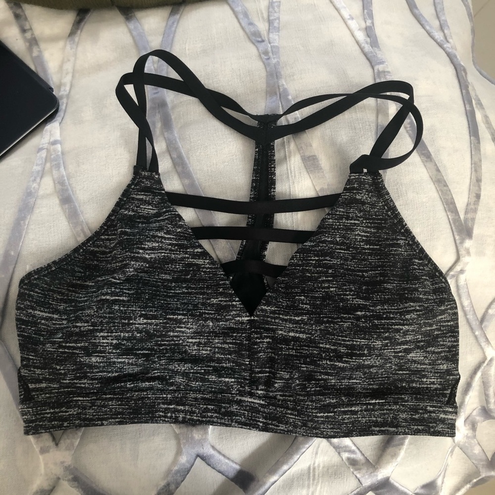 VICTORIA SPORT BLACK AND GRAY SPORTS BRA SIZE M